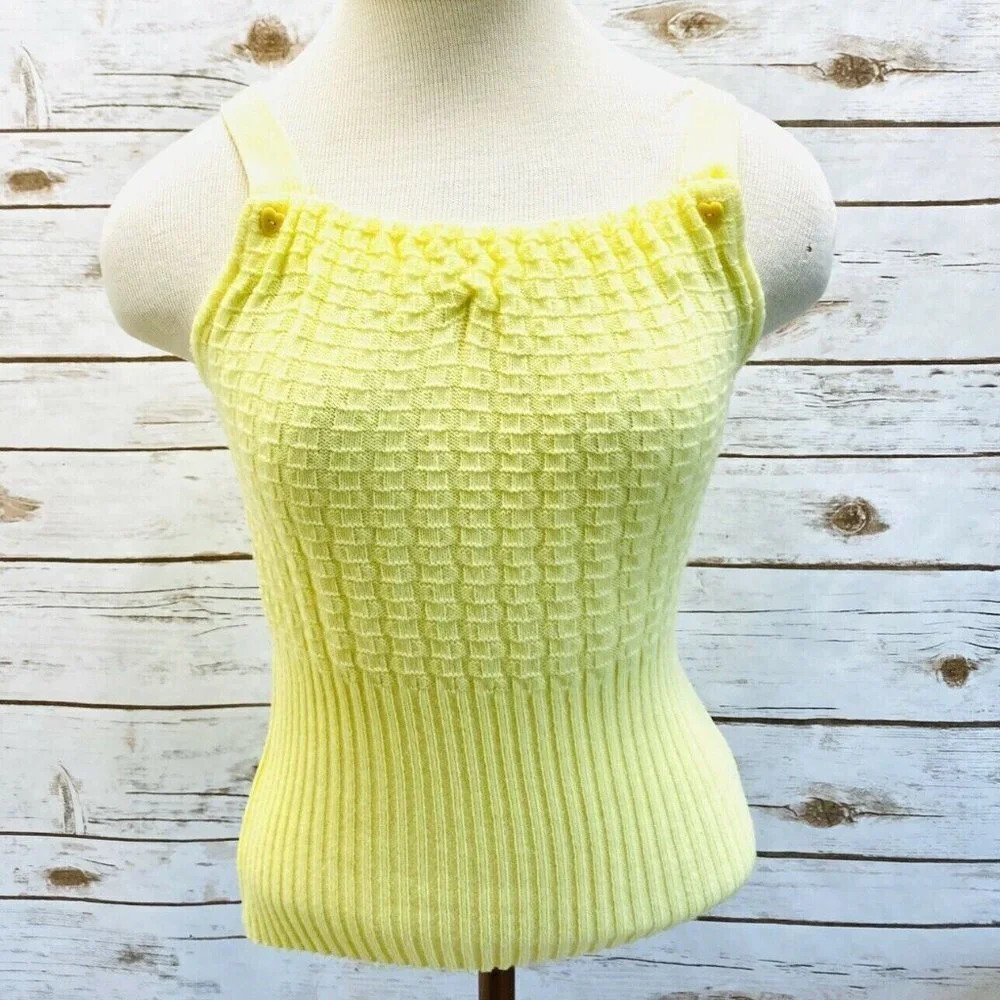 Women Sleeveless Pull Over 100% Acrylic Fiber Yellow Knitted Top Size Small Qua - Picture 1 of 12